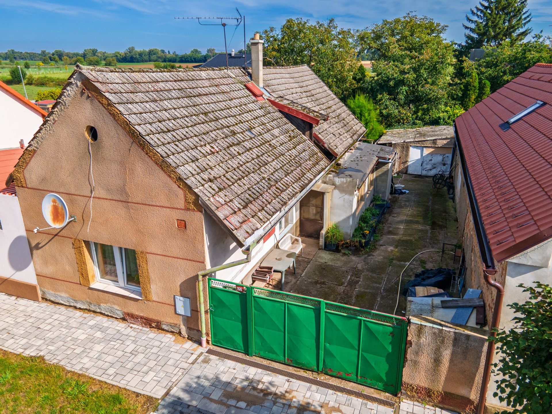 Semice, prodej rodinného domu 3+kk, na pozemku 298m2.